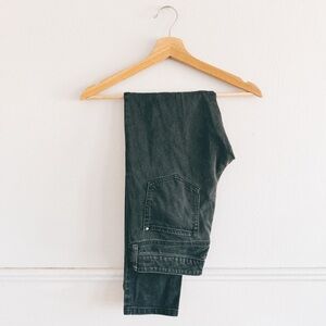 EDDIE BAUER > Modern Slim Jeans